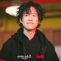Yoo Jun Sang[Ga Mo-Tak,40 tuổi ]