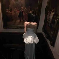 Thư Hoàng Lê Khánh