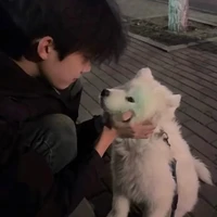 tiêu bạch dương ; 17 tuổi.