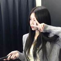 nguyệt nhân mã ; 18 tuổi.