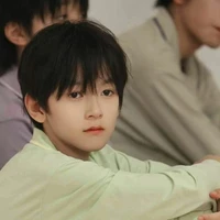 trí ân hàm_bé con