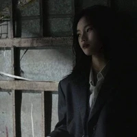 Won Hwang Yeong -  Cô
