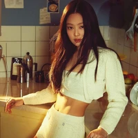 Kim Jennie - Em