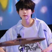 Trần Dịch Hằng(cậu)