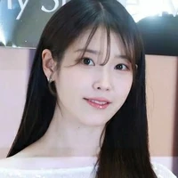 IU (nữ chủ Park tộc)
