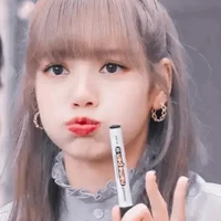 Lalisa Manoban ( cô)