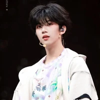 Trương Hàm Thuỵ_y