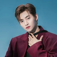 Hoàng Hùng - Gem