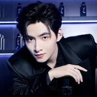 Hùng Huỳnh