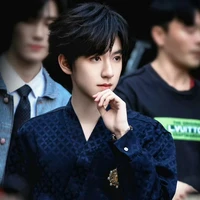 Hạ Tuấn Lâm(trước khi xuyên không)