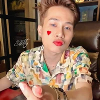 gái đẹp đu cây ( tác giả )