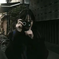 Hiền khuê tác giả nè