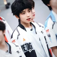Vương Lỗ Kiệt _ x