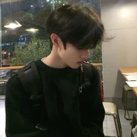 Bác bán vé số 