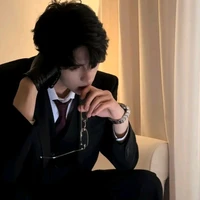 giám khảo 