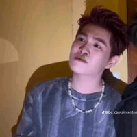 tác giả có vấn đề thần kinh