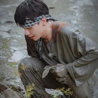 Lê Quang Hùng (phone)