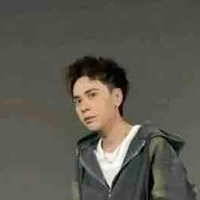 Nhỏ nì bị bịnh đẹp gái ( T/g )