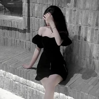   Quỳnh Anh (mẹ nhỏ của anh) 