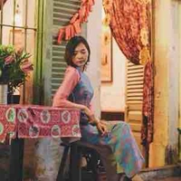 Kim Hoa (bà chủ tiệm cafe)