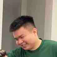 Gray - chủ tiệm thuốc 