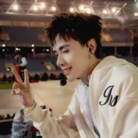 quang hùng- Phone