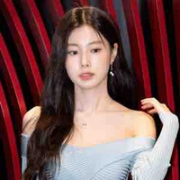 Kang Hyewon 