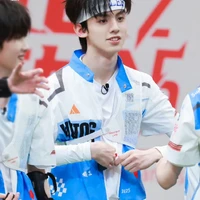 Tả Hàng. Y