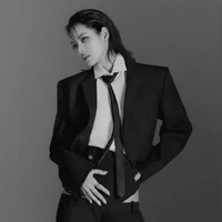 Lalisa Manobal ( cô )