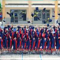 cả lớp(trừ ai thì trừ)