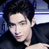 Hùng Huỳnh 