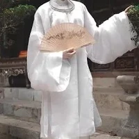 bà huỳnh ( má của top)
