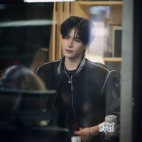 Santa Pongsapak (cậu)