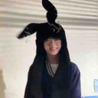 Trương Hàm Thuỵ_Y