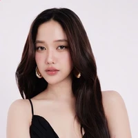 Freen Sarocha (bạn cô)