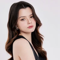 Becky Armstrong (bạn nàng)