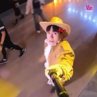 🐿 khánh ly 🍥