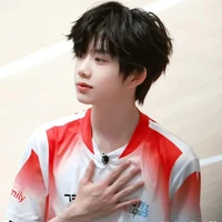 Trần dịch hằng ( hắn )
