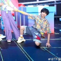 nhiếp vĩ thần (cưng)