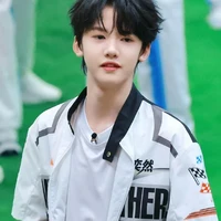 Trương Dịch Nhiên_YR