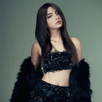 Hiền Mai (Em)