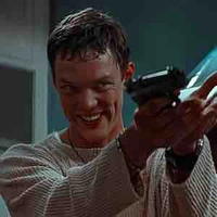 Stu Macher (bn thân của Ghostface)