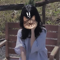 Nguyễn Trúc Linh ( mẹ anh)