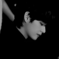 𝓚𝓲𝓶 𝓣𝓮𝓪𝓱𝔂𝓾𝓷𝓱『V』