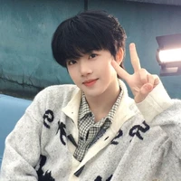 Trương Hàm Thụy_T