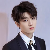 Vươmg Tuấn Khải