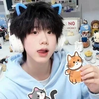 Trần Dịch Hằng ( anh cả  )