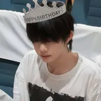 Trần Dịch Hằng ( anh cả  )