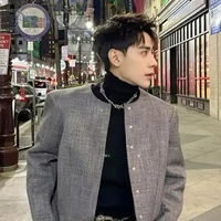 q.hùng