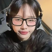 Trần Hoàng Phương Lan (Yeolan)